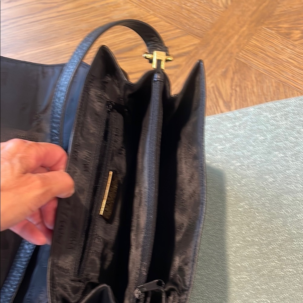 Phillippe Black Leather Shoulder Bag - Picture 9 of 10